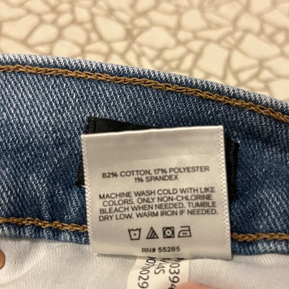 Express Slim High Rise Button Fly Jeans in 4 Short - Picture 6 of 6